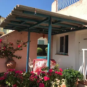  Appartement Rez De Jardin Sur Mer.